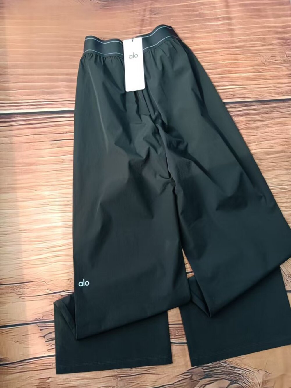 Brand new Alo Yoga Suit Up Trouser black regular with tags 🤍 - Picture 6 of 10